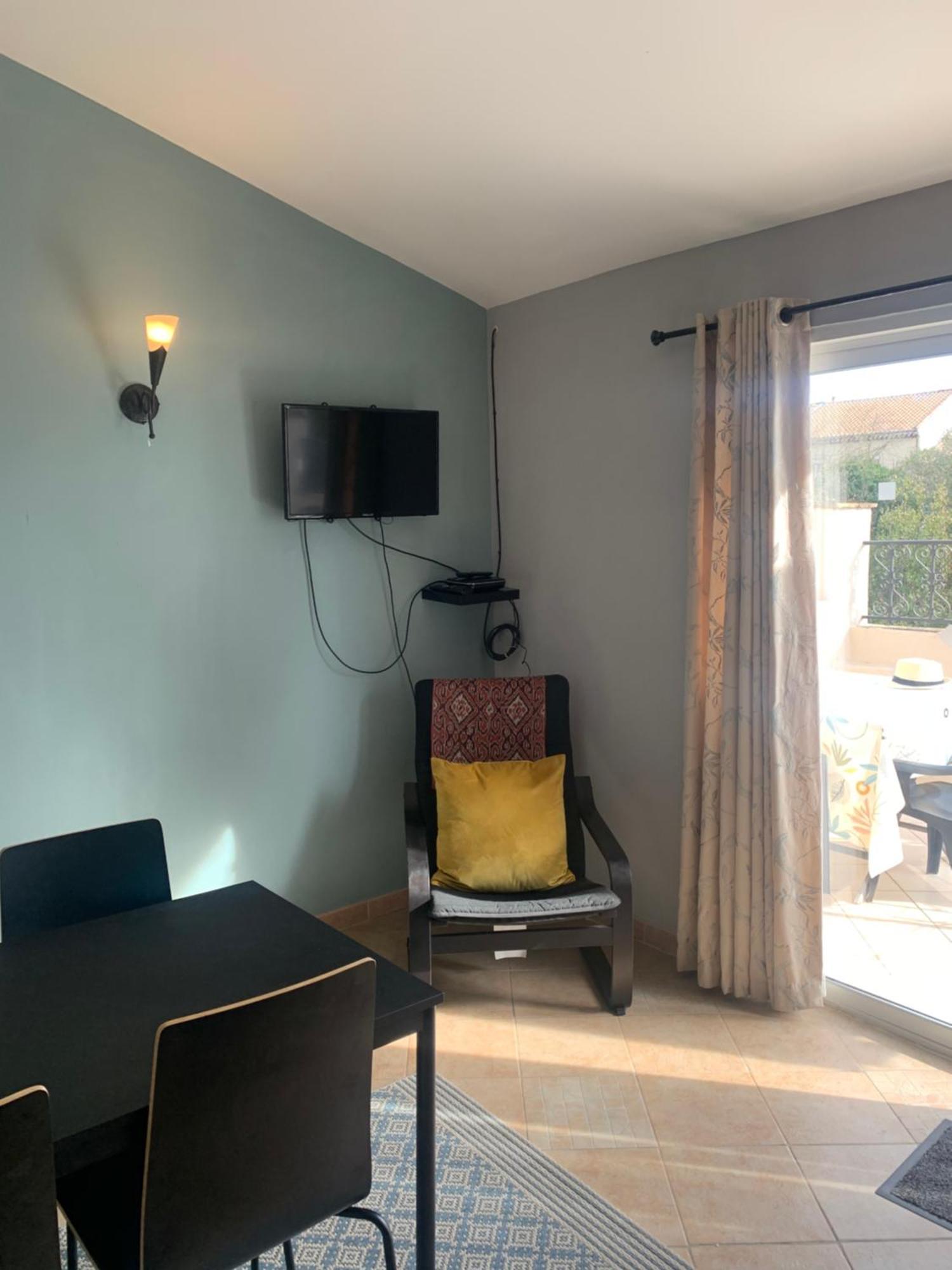 Comfortable Gite Magalas Екстериор снимка